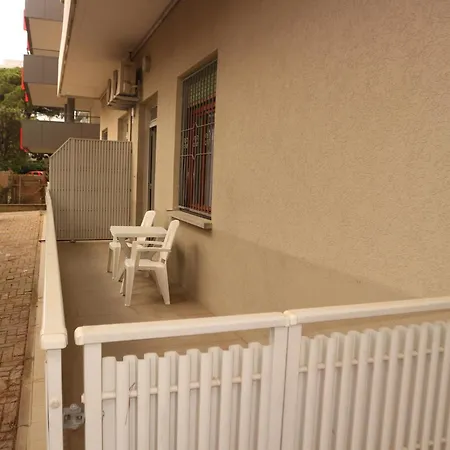 Elena Apartment Lignano Sabbiadoro Exterior photo